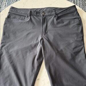 lululemon Men's ABC Slim Warpstream Charcoal Gray Chinos 36x32 Excellent